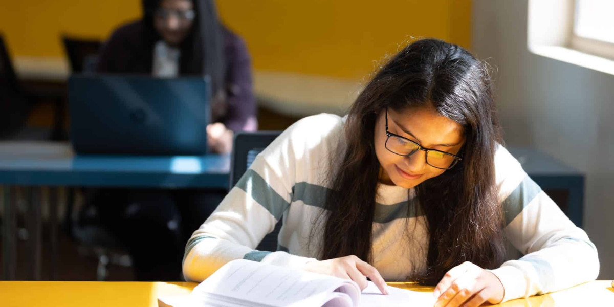 What Is a Website That Writes Essays for Students?
