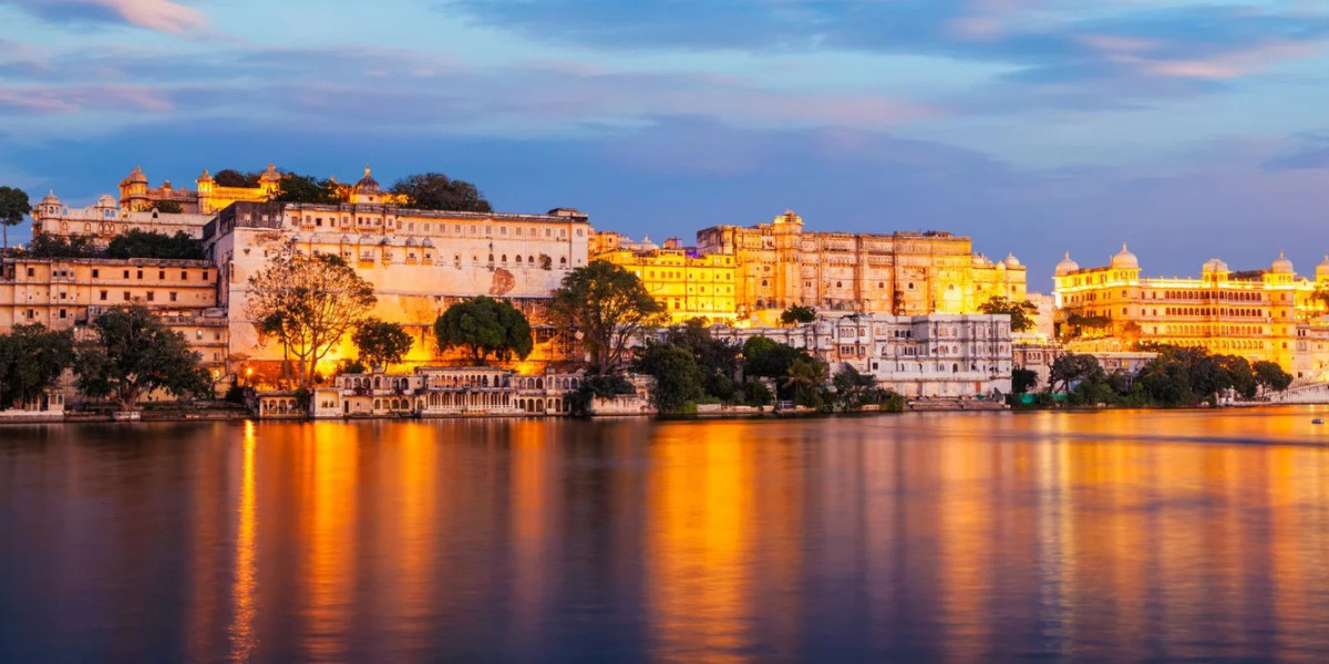Comfortable Group Travel from Udaipur to Ajmer with Tempo Traveller